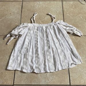 White Off the Shoulder Flowy Top (XS)